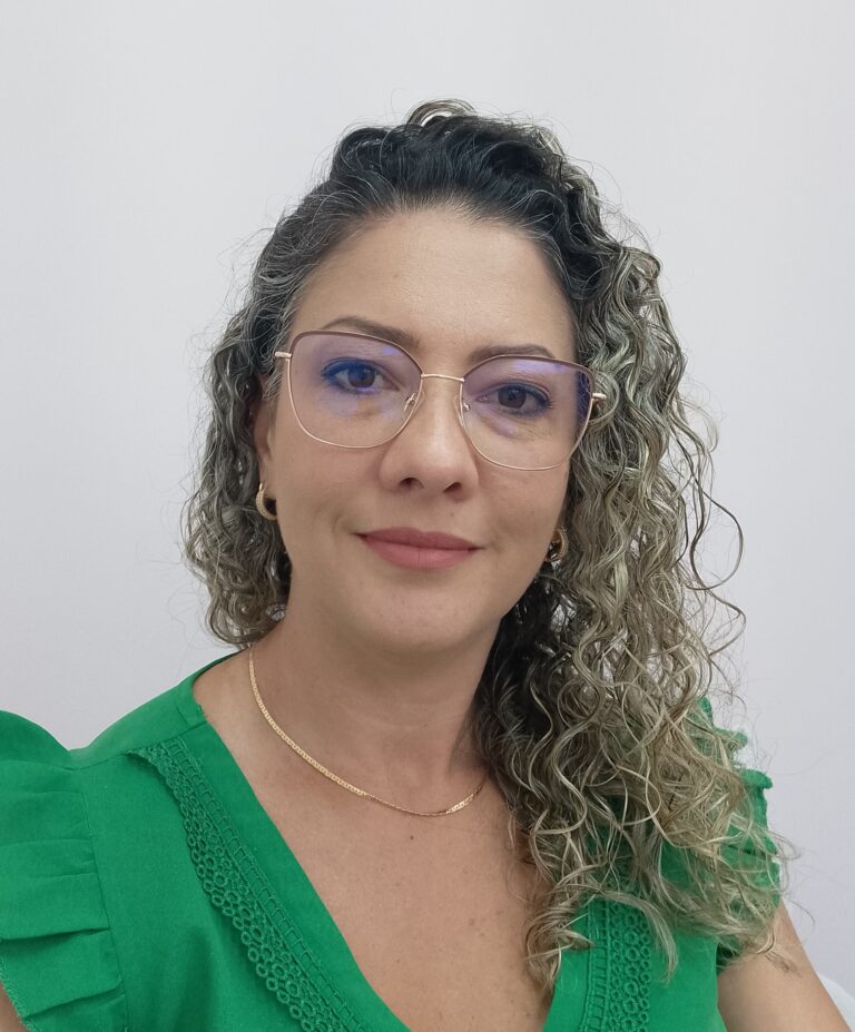 Núbia Baliberdin, psicóloga e psicanalista